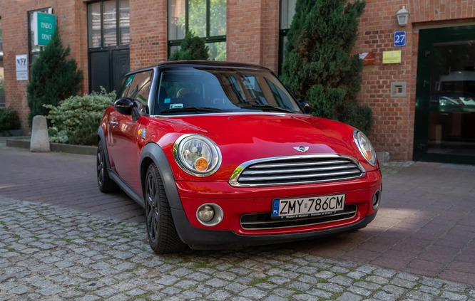 MINI ONE cena 9500 przebieg: 177777, rok produkcji 2007 z Szczecin małe 172